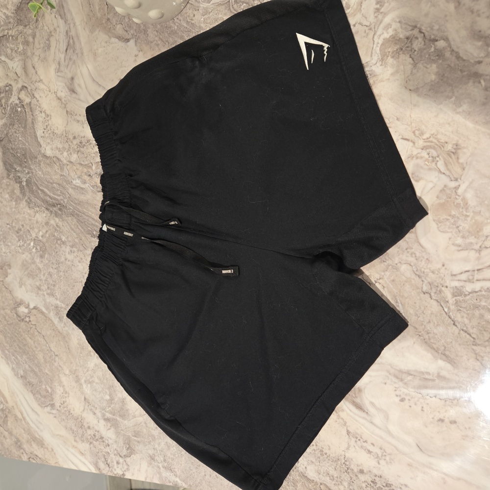 GYMSHARK SHORTS
